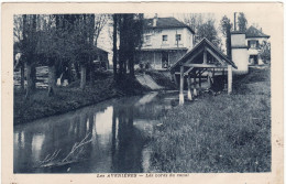 38 LES AVENIERES **Les Bords Du Canal** - Les Avenières