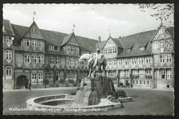 395- ALLEMAGNE - WOLFENBUTTEL - Stadtmarkt Mit Herzog-August-Denkmal - Wolfenbuettel