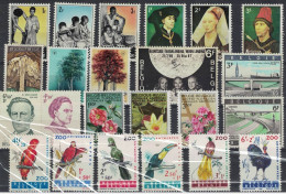 LIQUIDATION ** /MNH ( Sans Charnieres )  Séries Completes Lot  7 à   0,95   Euro - Collections