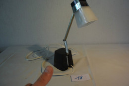 C18 Lampe Design Taki LIght Tokyo Iris De Bureau Repliable TL 84 - Luminarie E Lampadari