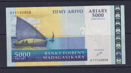 MADAGASCAR - 2003-07 5000 Ariary XF Banknote - Madagascar