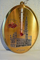 C20 Ancien Thermomètre Souvenir De Bruxelles Capitale Royauté - Obj. 'Herinnering Van'
