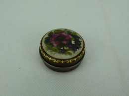 Vintage Small Tin Box #2256 - Koffer