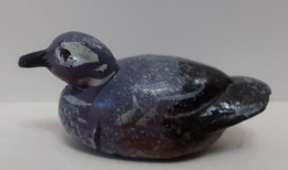 MINIATURE  EN BOIS - PETIT CANARD PLUMAGE BLEU VIOLINE - L : 3 Cm - H : 1,5 Cm - Animaux