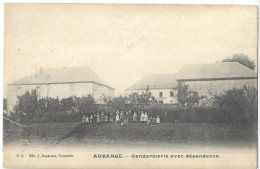 13    AUBANGE   GENDARMERIE   AVEC  DEPENDANCE   (  PETIT PLI EN HAUT A DROITE  ) - Sonstige & Ohne Zuordnung