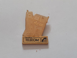 Pins France Telecom - France Télécom