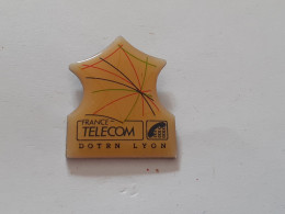 Pins France Telecom - France Télécom