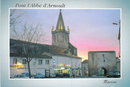 17 - Pont L'Abbé D'Arnoult - Le Clocher De L'église Et La Porte De La Ville, La Nuit - Pont-l'Abbé-d'Arnoult