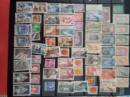 Réunion Lot De 90 Timbres - Blocchi & Foglietti