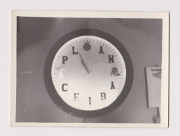 Wall Clock With Letters, Odd Scene, Abstract Surreal Vintage Orig Photo 10.1x7.4cm. (68759) - Objetos