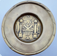 Freemasonry/Franc-Maconnerie. Ancienne Assiette En Cuivre Ornée De Symboles Maçonniques. - Coppers