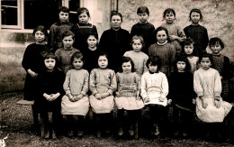 Beaufort En  Vallée :     49    Carte Photo. Groupe D'élèves  Filles Et Leurs Noms . Ecole 1920   (voir Scan) - Autres & Non Classés