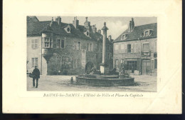 Baumes Les Dames L'hotel De Ville Et Place Du Capitole - Baume Les Dames