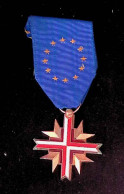 Militaria, Médaille Confédération Européenne Des Anciens Combattants, Ed. L.R , Frais Fr 2.95 E - Frankrijk