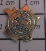 615D Pin's Pins / Beau Et Rare / POLICE / HEXAGONE IPA  INTERNATIONAL POLICE ASSOCIATION SERVO (pas Trop !) PER AMIKECO - Policia