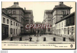 CPA Rambouillet La Place Du Gouvernement Le Palais Du Roi De Rome Napoleon II - Rambouillet