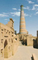 1 AK Usbekistan * Historische Altstadt Von Khiva (Xiva) Mit Dem Minarett Islam Khodja - Seit 1990 UNESCO Weltkulturerbe - Usbekistan