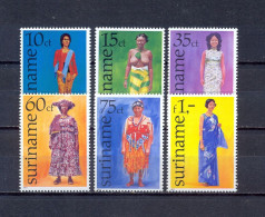 SURINAM - MNH - NATINAL COSTUMES - MI.NO.753/8 - CV = 5,5 € - Suriname