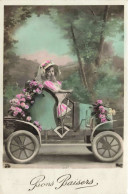 FANTAISIES - Jeune Fille - Carrosse - Fleurs - Chapeau Atypique - Bons Baisers - Carte Postale Ancienne - Neonati