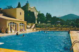 ROQUEBRUNE Sur ARGENS. - La Piscine Et Le Château - Roquebrune-sur-Argens