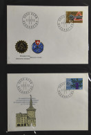 **/0 1957/1977 Uitgebreide Verzameling PTT Mapjes En FDC's, In 3 Ordners, Meest Gestempeld, Zm - Autres & Non Classés