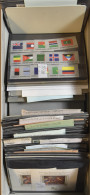 **/*/0 Samenstelling Diverse Landen Op Tientallen Insteekkaartjes, In Ijzeren Box, Zm/m/ntz - Collections (without Album)