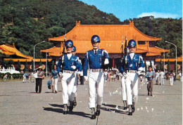 Taiwan Honour Guards In National Revolutionary Martyr's - Taiwán