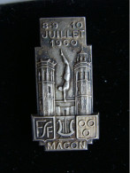 Broche Souvenir Mâcon 1960 - Gimnasia