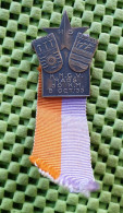 Medaille -K.N.G.V Mars , 30km  6-10-1935 H/S Hoogezand En Sappenmeer. -  Original Foto  !!   Medallion Dutch - Otros & Sin Clasificación