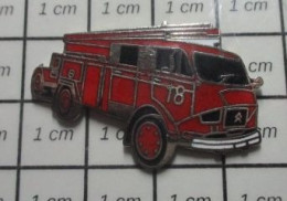 615c Pin's Pins / Beau Et Rare /  POMPIERS / SAPEURS POMPIERS CAMION ROUGE - Pompiers