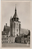 28. Pf. ILLIERS. Place Maréchal Maunoury. 573 - Illiers-Combray