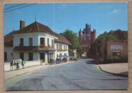 CPSM 51 - MONTMORT - Hôtel Du Cheval Blanc Et Le Château - TB Rue CENTRE + Devanture Etablissement Terrasse - Montmort Lucy