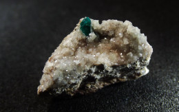 Dioptase  ( 1.5 X 1 X 1 Cm ) Tsumeb Mine - Tsumeb - South Africa - Minerals