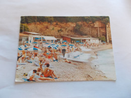 CAP D AIL  ( 06 Alpes Maritimes )  LA PLAGE MALA  TRES ANIMEES  GROS PLAN  FLAMME GRASSE - Cap-d'Ail