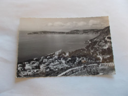 CAP D AIL  ( 06 Alpes Maritimes )  VUE GENERALE AU FOND LE CAP FERRAT 1955 - Cap-d'Ail