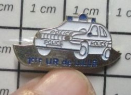 615c Pin's Pins / Beau Et Rare / POLICE / VOITURE BLANCHE 1e UR DE LILLE - Policia