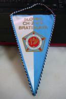 SLOVAN CH-Z-J-D BRATISLAVA SPORT Flag Pennant - Bekleidung, Souvenirs Und Sonstige