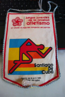 SANTIAGO DE CUVA 15 17 AGOSTO 1980 JUEGOS JUVENILES DE LA AMISTAD ATLETISMO SPORT Flag Pennant - Bekleidung, Souvenirs Und Sonstige