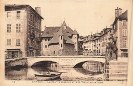 FRANCE - Annecy - Le Pont Derrière Et Les Vieilles Prisons - Carte Postale Ancienne - Annecy