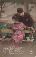 COUPLE - Doux Entretien - En Attendant Le Don D'un Coeur - Banc En Bois - Carte Postale Ancienne - Couples