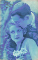 COUPLE - Un Homme Embrassant Le Front De Sa Femme - Carte Postale Ancienne - Couples
