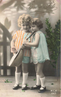 ENFANTS - Deux Enfants Cotes à Cotes Avec Une Guitare - Carte Postale Ancienne - Altri & Non Classificati