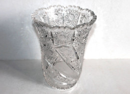 MAGNIFIQUE VASE EN CRISTAL TAILLÉ, GRAVÉ, DECOR GEOMETRIQUE, ART DECO H:21cm 2kg / ART DECORATIF (0507.57) - Vazen