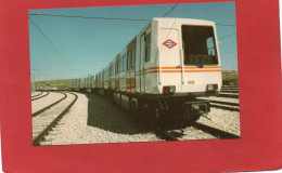 TRAIN----Unidad De Tren (.M.) Del Métro De MADRID  Série M-2001 à M-2012--voir 2 Scans - Subway