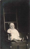 FANTAISIES - Bébés - Portrait - Fille - Robe - Carte Postale Ancienne - Babies