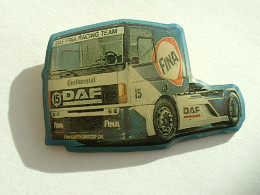 Pin's CAMION  DAF - FINA - Mercedes