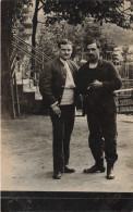 PHOTOGRAPHIE - Hommes - Cigarettes - Moustaches - Carte Postale Ancienne - Chats