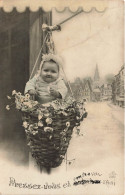 FANTAISIE - Bébé - Pressez Vous - Bébé Dans Un Panier - Carte Postale Ancienne - Baby's