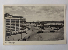Kiel, Bootshafen, Alte Busse Und LKW, 1955 - Kiel