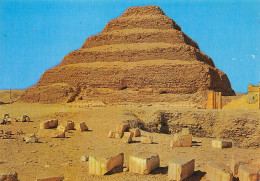 SAKKARA - LA PYRAMIDE DU ROI ZOSER A ETAGES - Pirámides